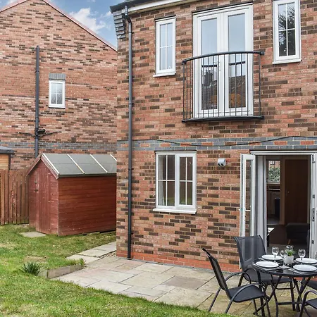 Holiday home Harlie House *